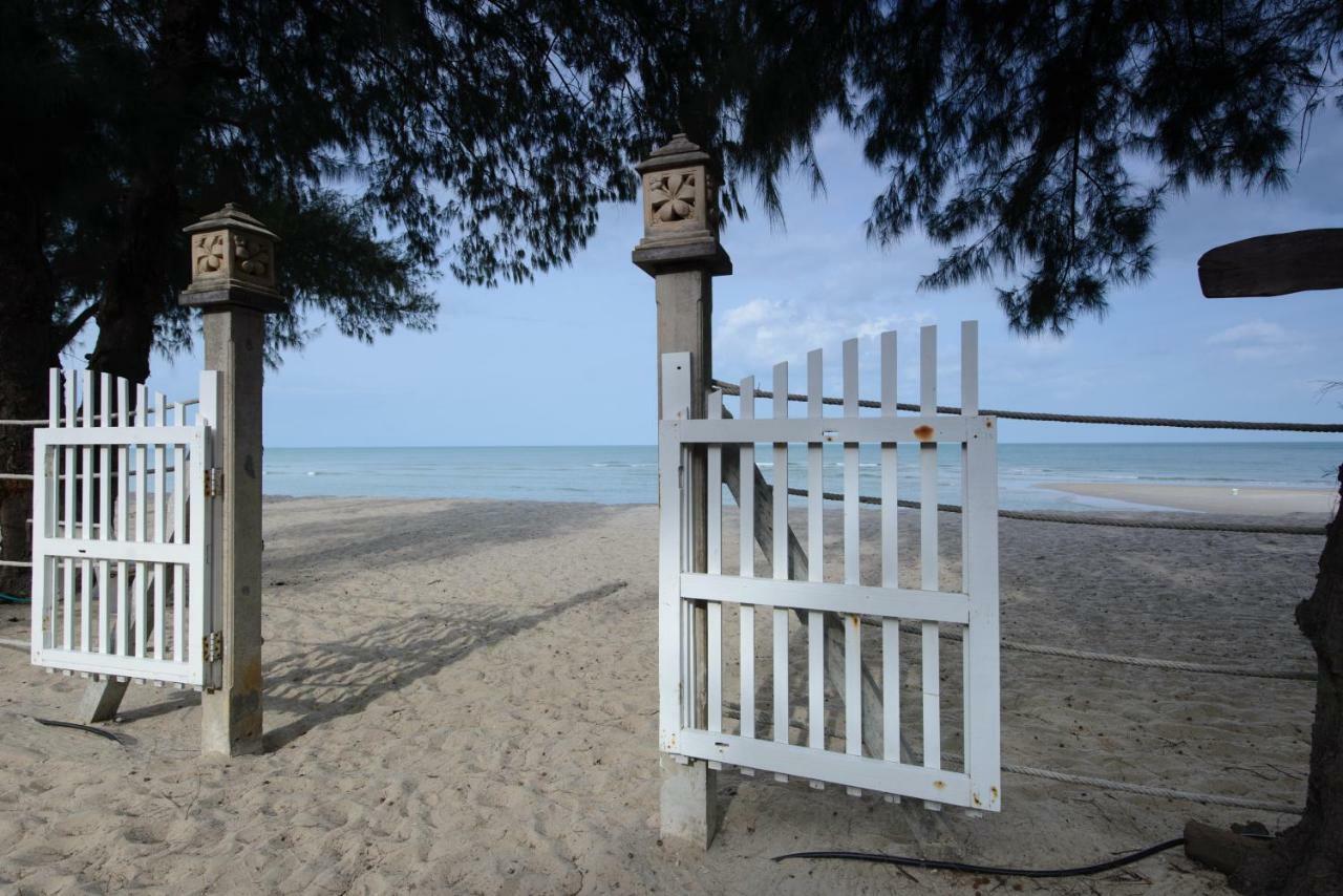 Вилла Baan Kratom Tong By The Sea Ча-Ам Экстерьер фото